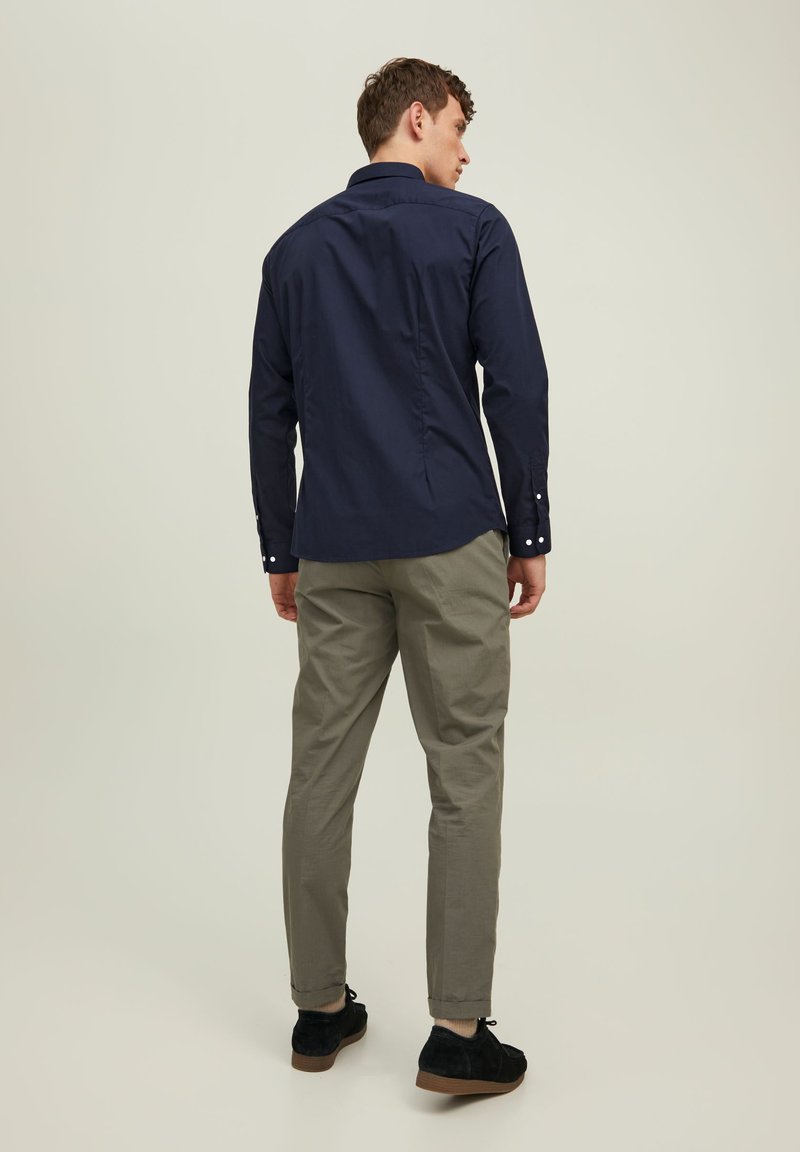 Jack & Jones Jack & Jones JJJOE SHIRT PLAIN - Formal shirt - navy blazer Begrenztes Angebot