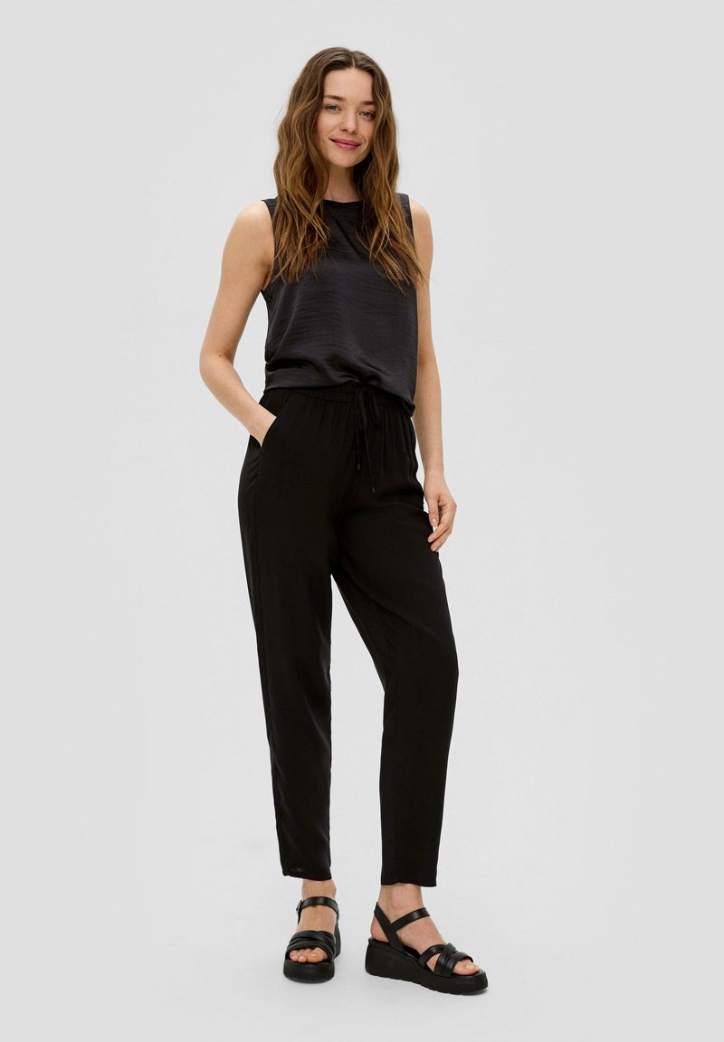 s.Oliver s.Oliver ANKLE-AUS REINER - Trousers - schwarz Muttertagsangebot