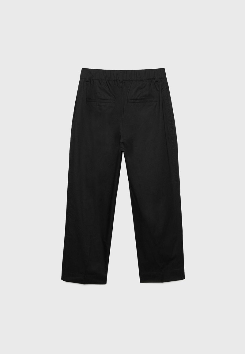 Stradivarius Stradivarius CARROT WITH DARTS DETAIL - Trousers - black Valentinstagsangebot