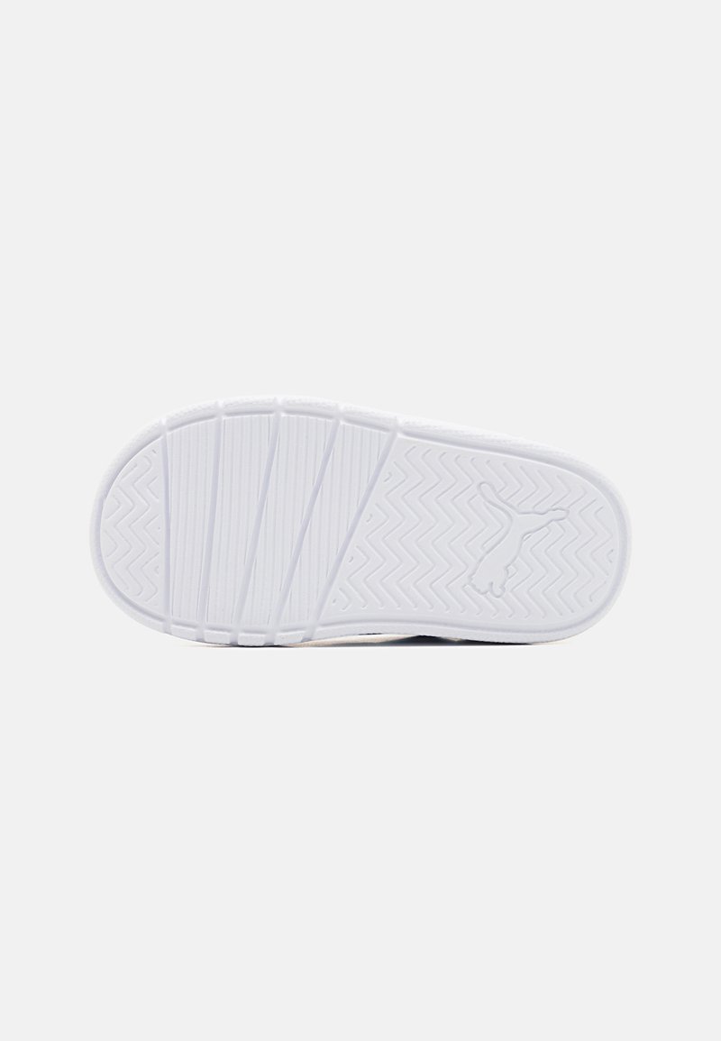 Puma Puma COURTFLEX V3 EASE IN UNISEX - Training shoe Cyber Monday