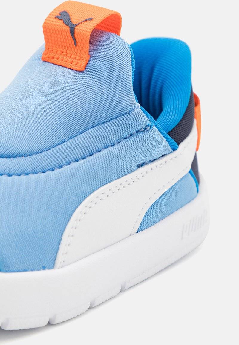 Puma Puma COURTFLEX V3 EASE IN UNISEX - Training shoe Cyber Monday