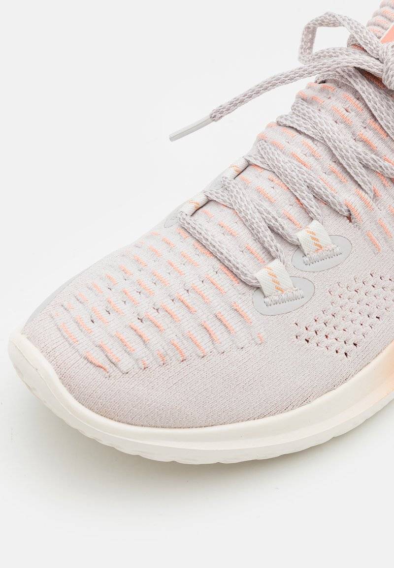 Under Armour Under Armour FLOW DYNAMIC INT EGRIT - Training shoe Osterangebot