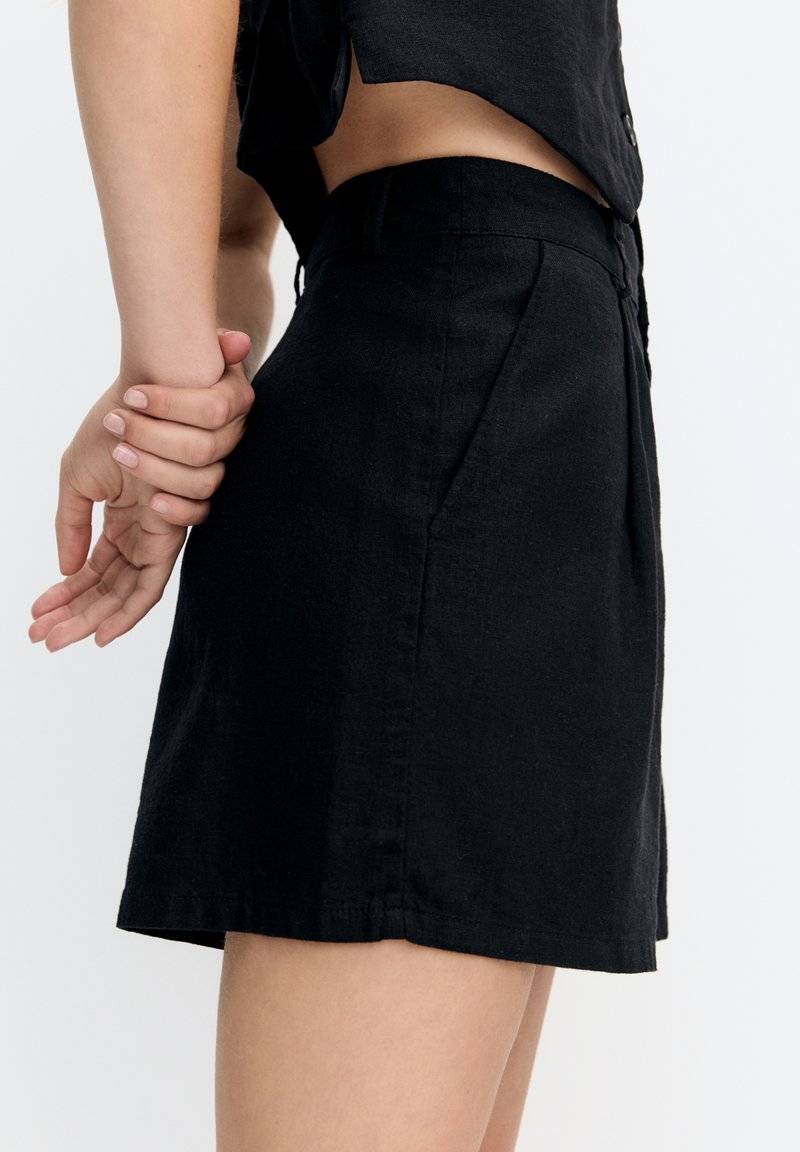 PULL&BEAR PULL&BEAR RUSTIC - BERMUDA - Shorts - black Blitzangebot