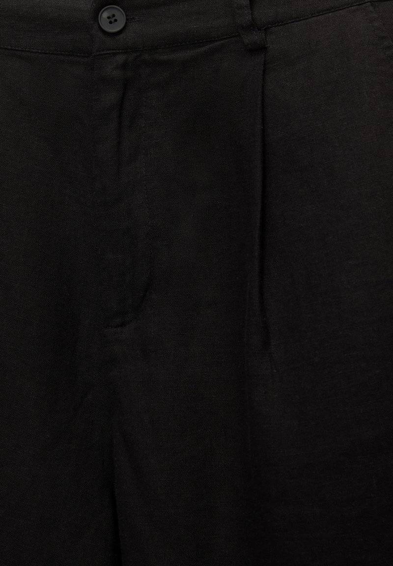PULL&BEAR PULL&BEAR RUSTIC - BERMUDA - Shorts - black Blitzangebot