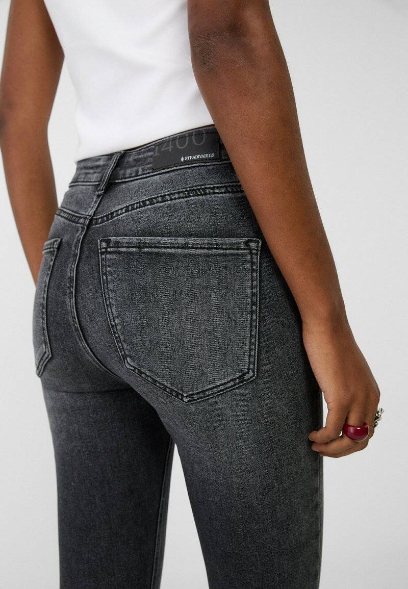 Stradivarius Stradivarius Jeans Skinny Fit - black denim Neuheiten