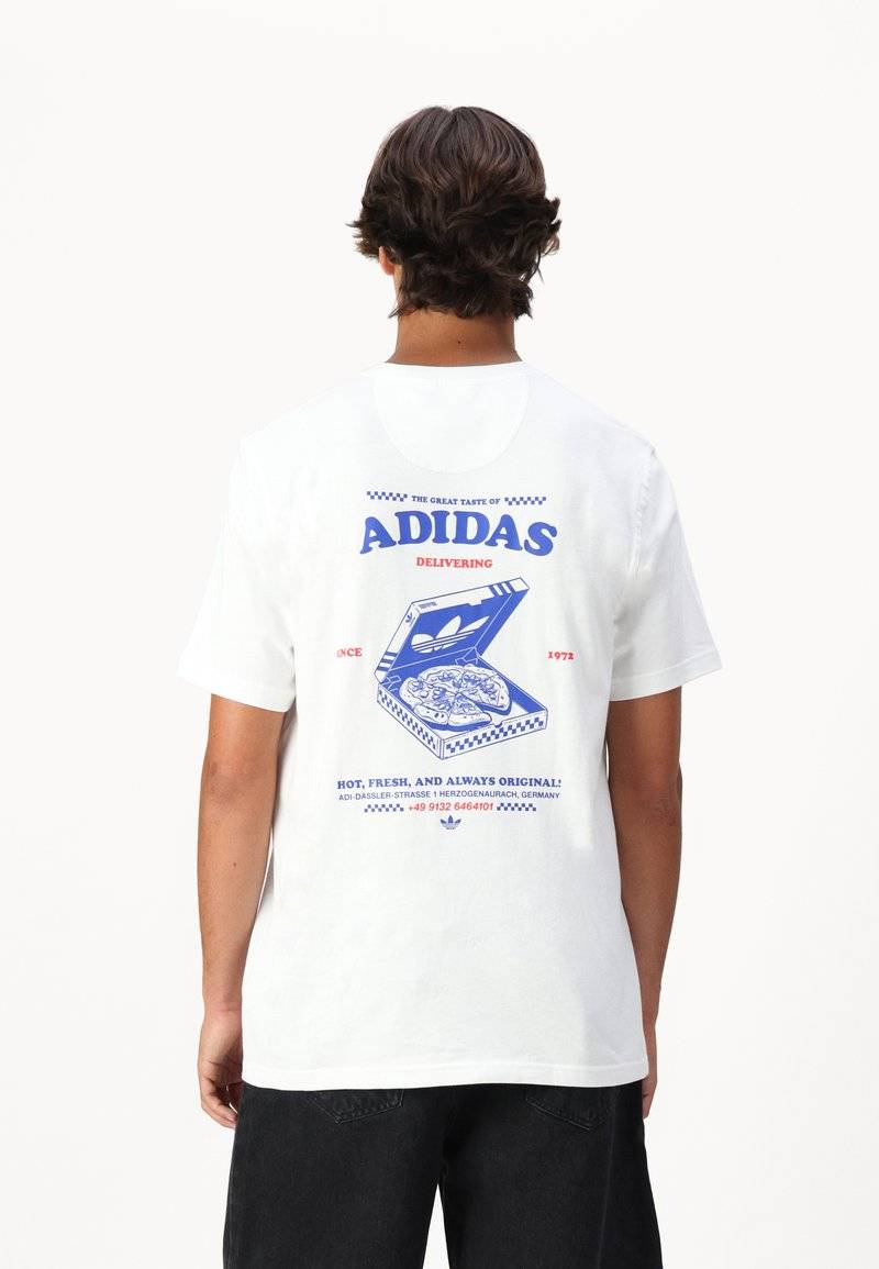 adidas Originals adidas Originals STREET APETIT UNISEX - Print T-shirt - white Bestseller
