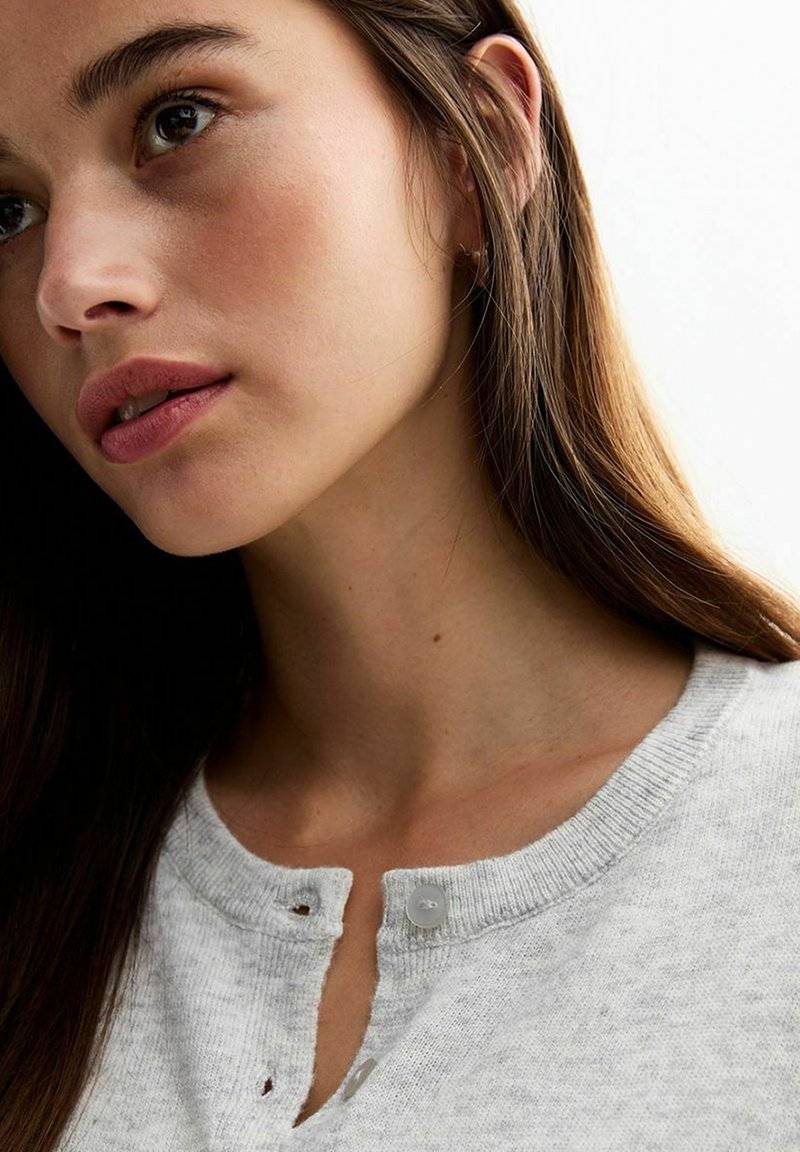 New Look New Look CREW NECK - Cardigan - pale grey Super Sparpreis