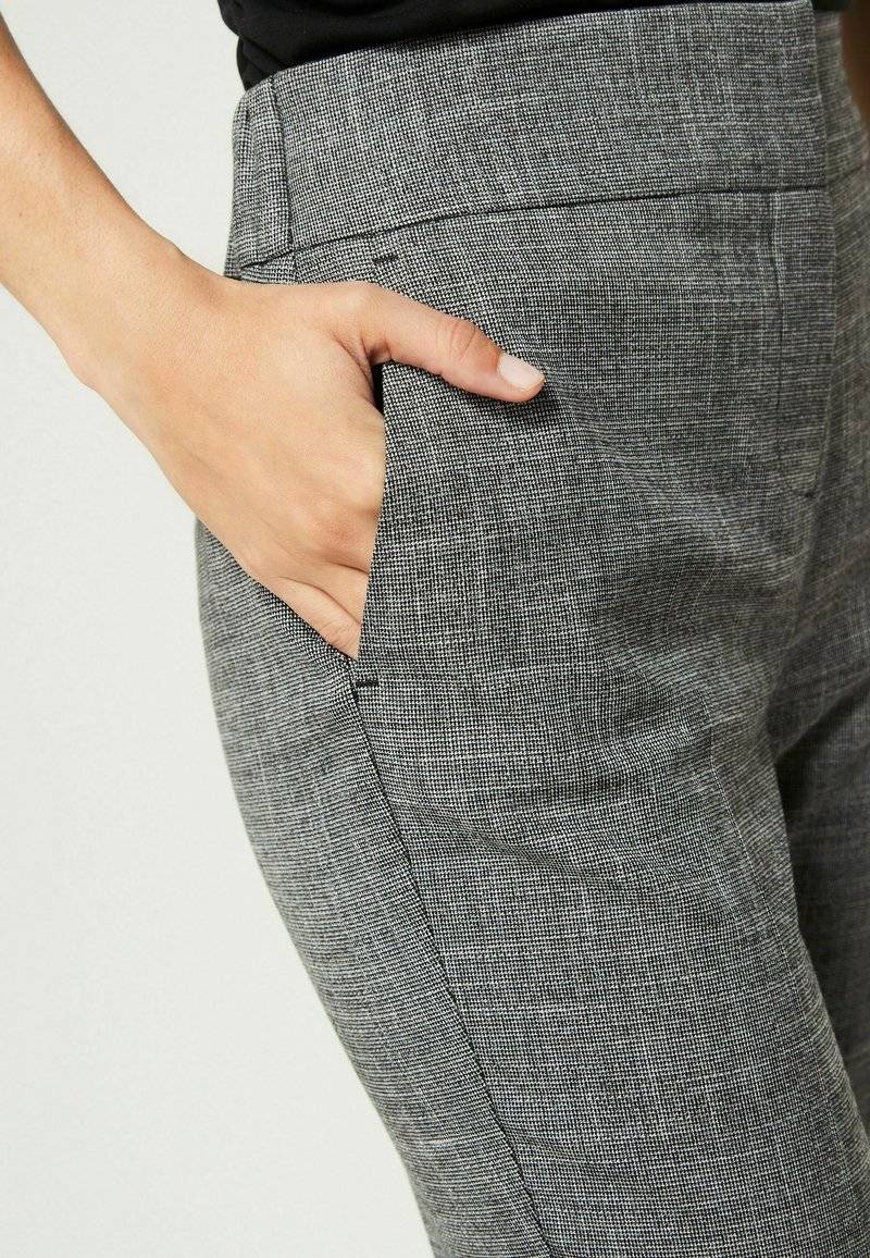 Next Next SHAPEWEAR PETITE - Trousers - grey Bis zu 50% Rabatt