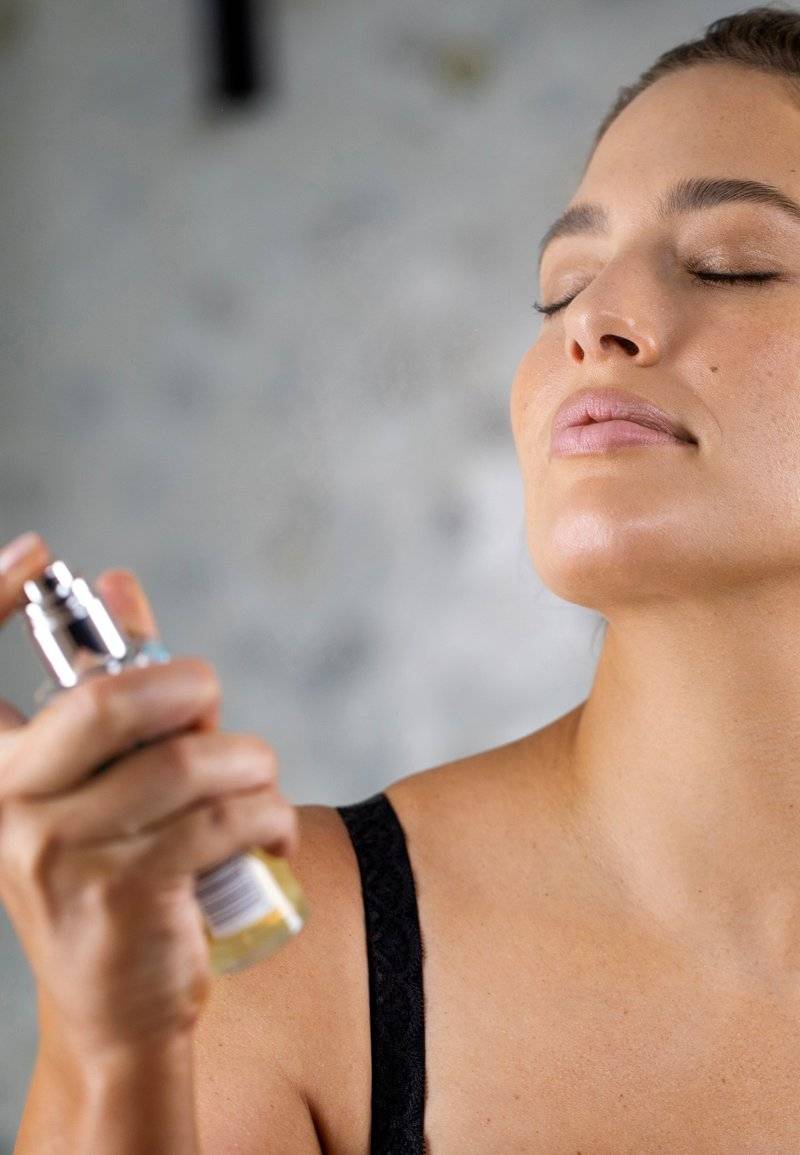 St. Tropez St. Tropez SELF TAN PURITY BRONZING WATER FACE MIST - Self tan Rabatte dieses Monats