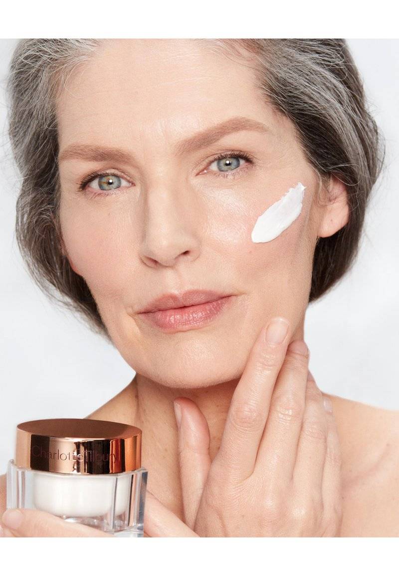 Charlotte Tilbury Charlotte Tilbury CHARLOTTE'S MAGIC CREAM SPF - REFILLABLE - Face cream Vatertagsangebot