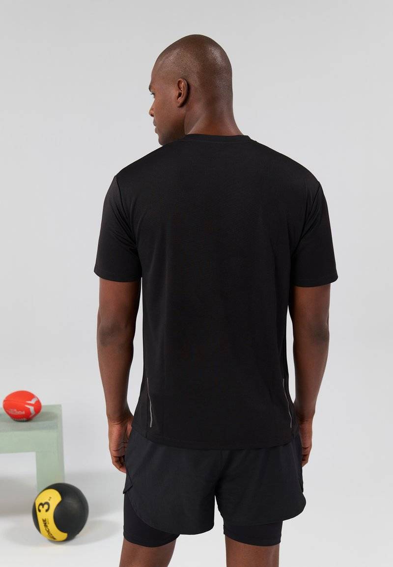 Pier One Sport Pier One Sport Basic T-shirt - black Letzte 2 Tage