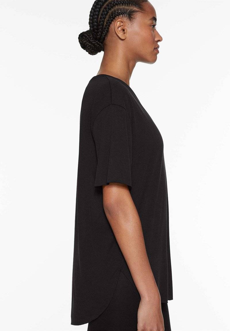 OYSHO OYSHO MODAL - Basic T-shirt - black Bis zu 65% Rabatt