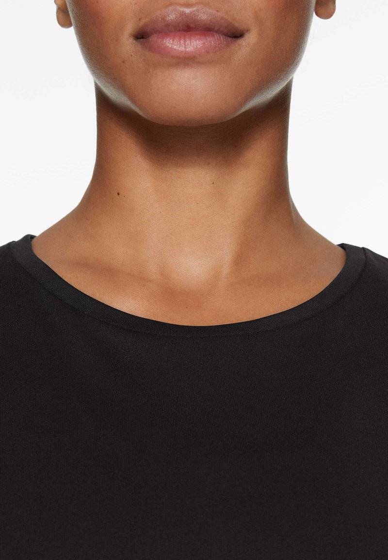 OYSHO OYSHO MODAL - Basic T-shirt - black Bis zu 65% Rabatt