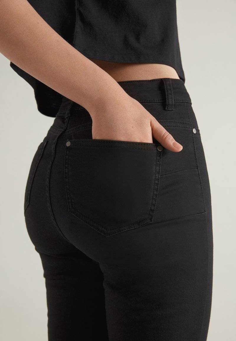 Tezenis Tezenis PUSH-UP - Slim fit jeans - nero Fabrikpreis