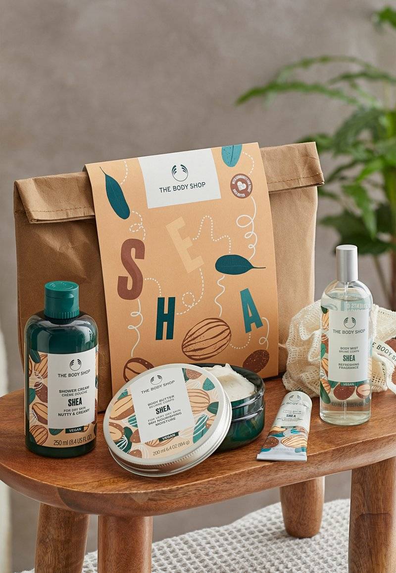 The Body Shop The Body Shop G4 MEDIUM SHEA AR24 A0X - Skincare set Cyber Monday