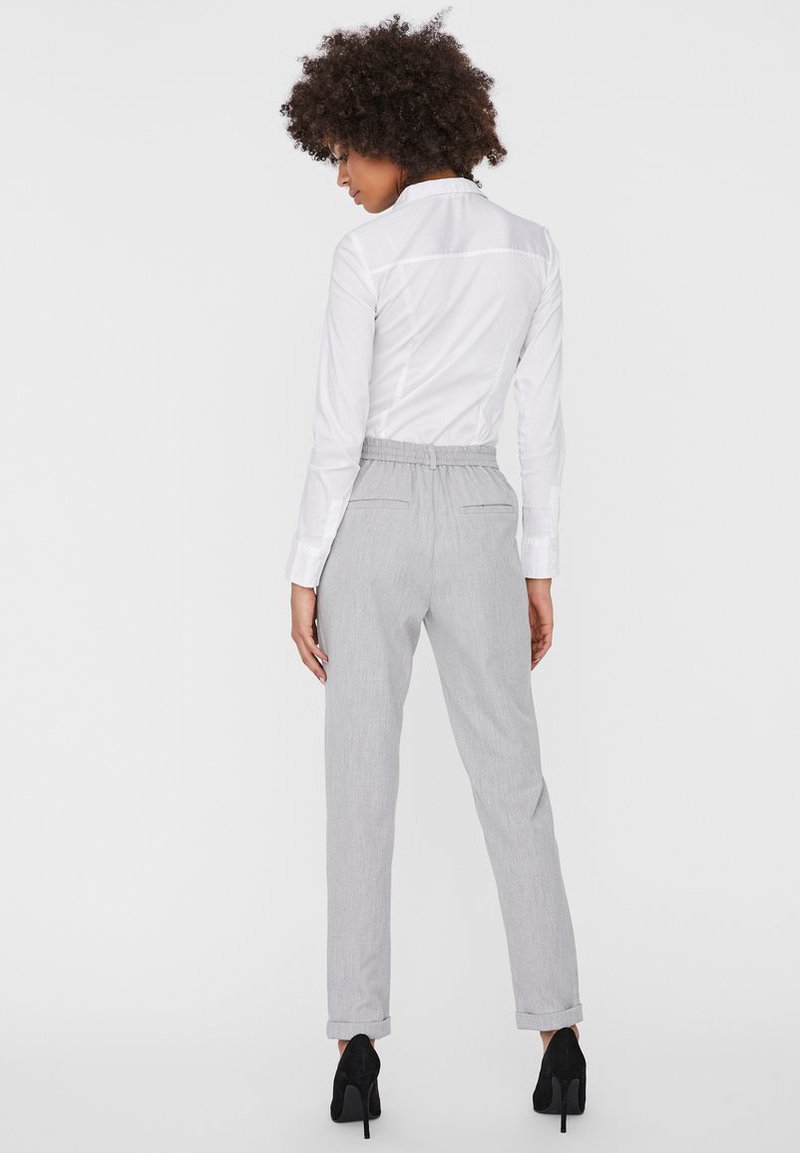 Vero Moda Vero Moda VMMAYA MR LOOSE SOLID PANT - Trousers - light grey melange Black Friday Preise