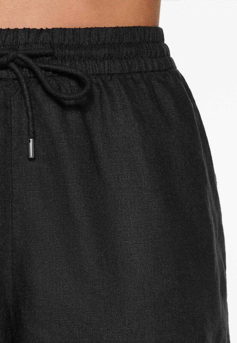 OYSHO OYSHO Shorts - black im Angebot