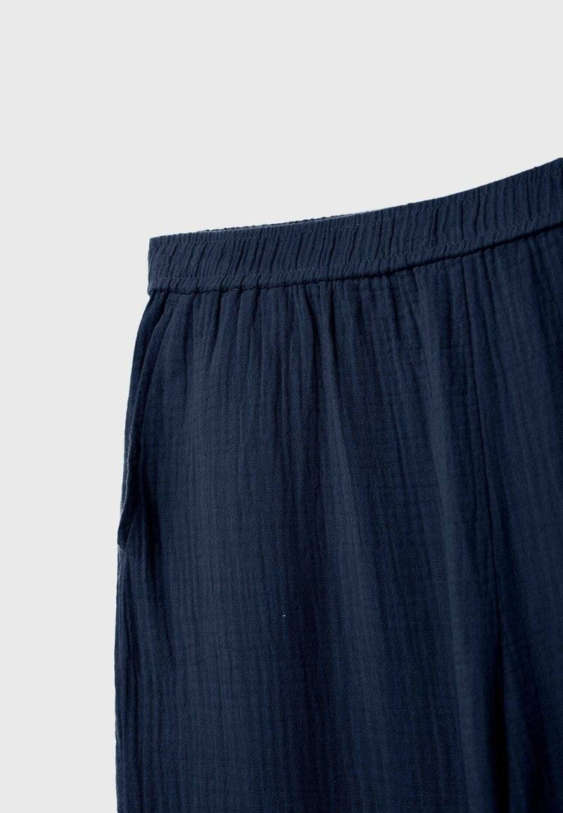 Stradivarius Stradivarius WITH ELASTICATED WAISTBAND - Trousers - dark blue Meist gekauft
