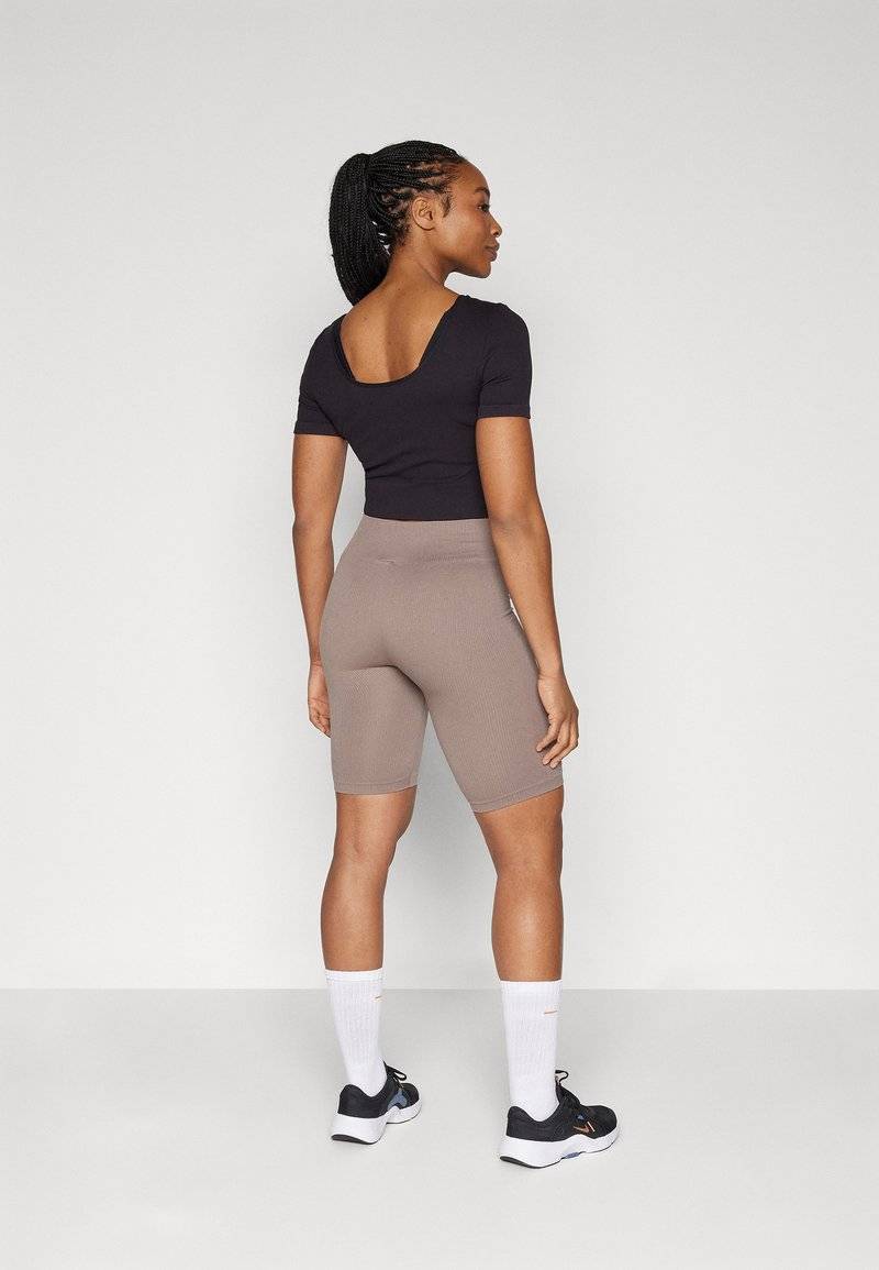 ONLY Play ONLY Play ONPJAIA LIFE HW SEAM NOOS - Shorts - brown Muttertagsangebot