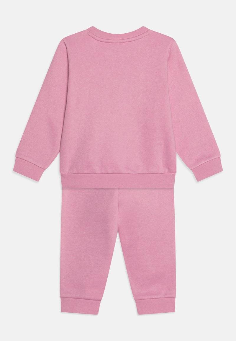 Puma Puma MINICATS CREW JOGGER UNISEX - Tracksuit - mauved out Große Rabatte