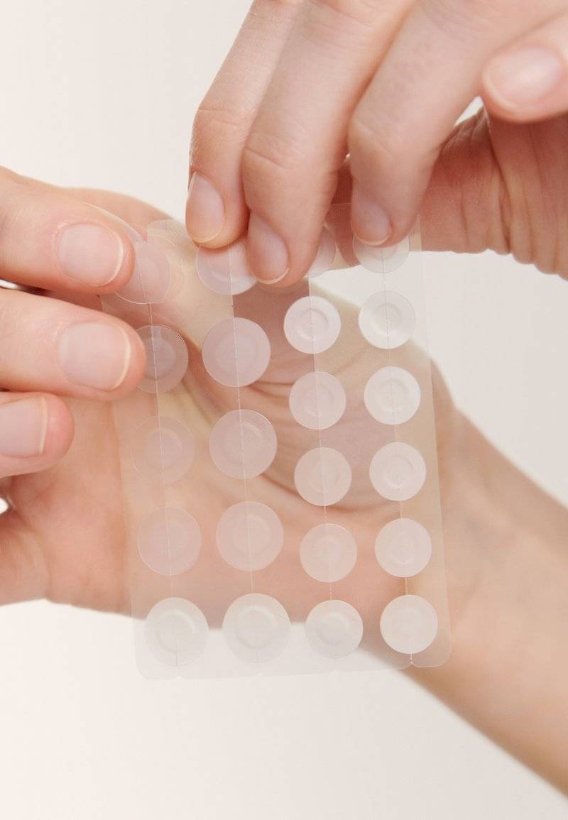 The INKEY List The INKEY List HYDROCOLLOID INVISIBLE PIMPLE PATCHES - Face mask Neueste Stile