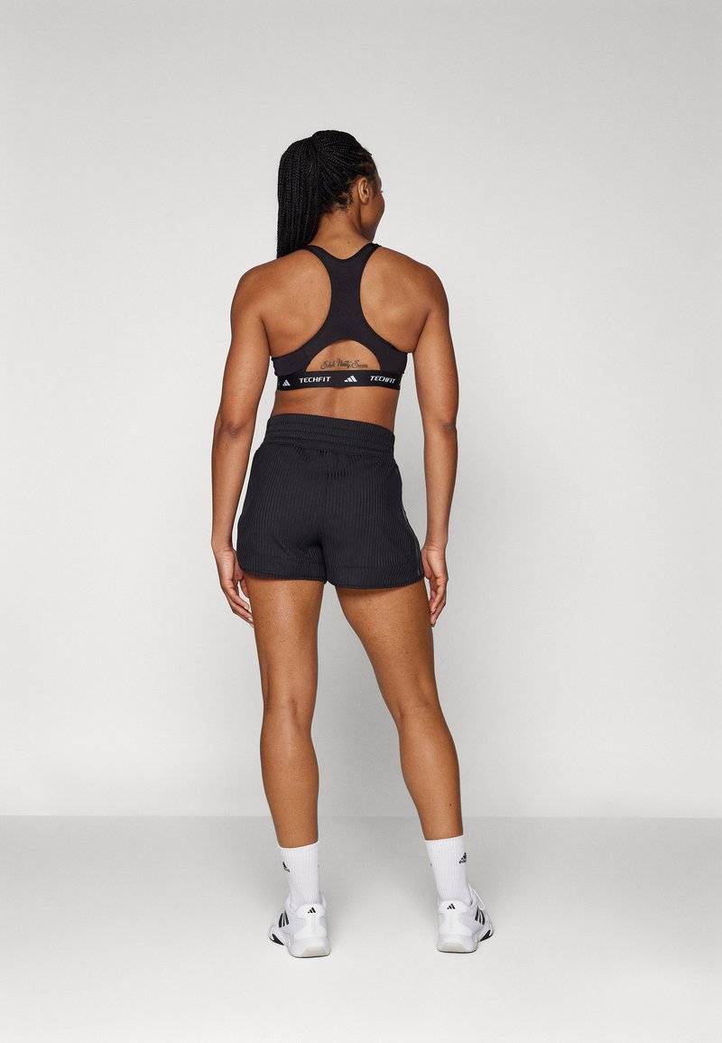 adidas Performance adidas Performance PACER ALL GYM SEASONAL RIBBED HIGH-RISE TONAL 3-STRIPES - Sports shorts - black Lagerräumung