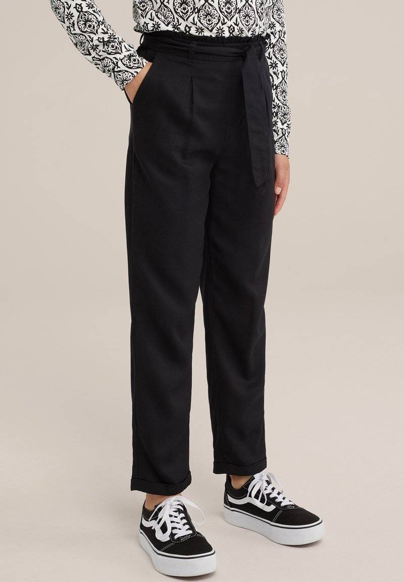 WE Fashion WE Fashion Trousers - black Neueste Stile