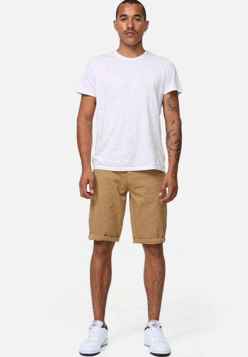 Tazzio Tazzio CHINO - Shorts - camel Vierteljährliche Förderung