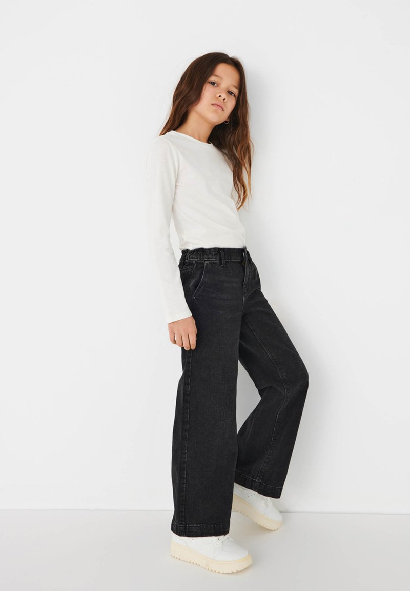 Kids ONLY Kids ONLY KOGCOMET WIDE - Bootcut jeans - washed black Fabrikladen