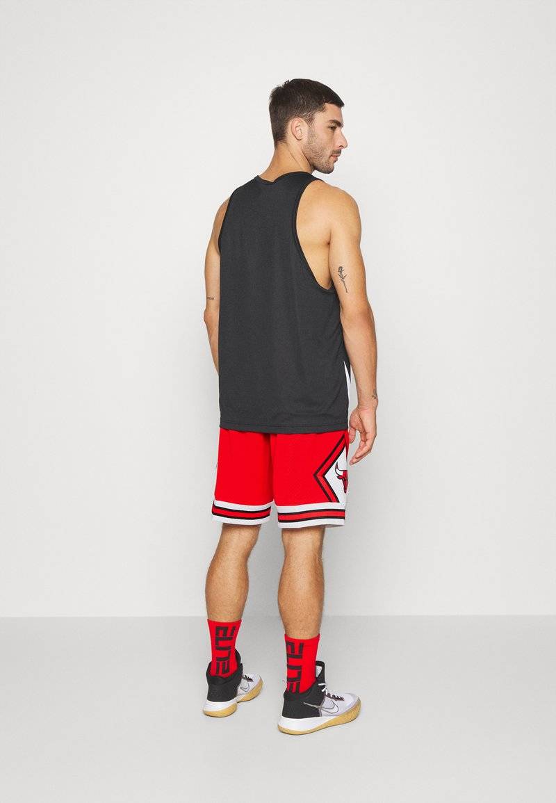 Mitchell & Ness Mitchell & Ness NBA CHICAGO BULLS SWINGMAN SHORT - Sports shorts - red Blitzangebot