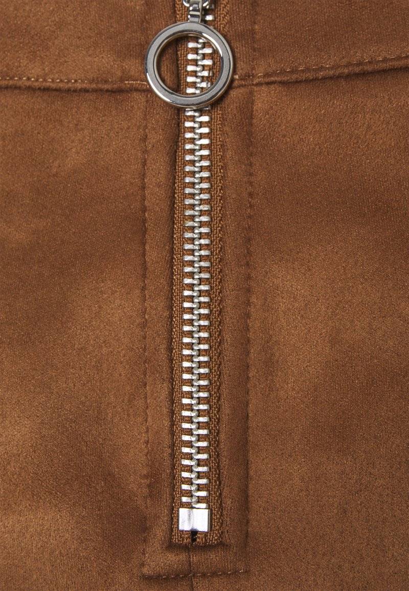 Vero Moda Petite Vero Moda Petite VMDONNADINA SHORT SKIRT - Mini skirt - cognac Letzter Tag