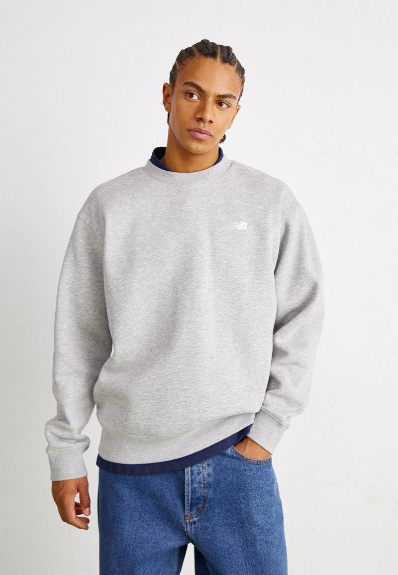 New Balance New Balance SPORT ESSENTIALS SMALL LOGO BRUSHED CREW - Sweatshirt - athletic grey