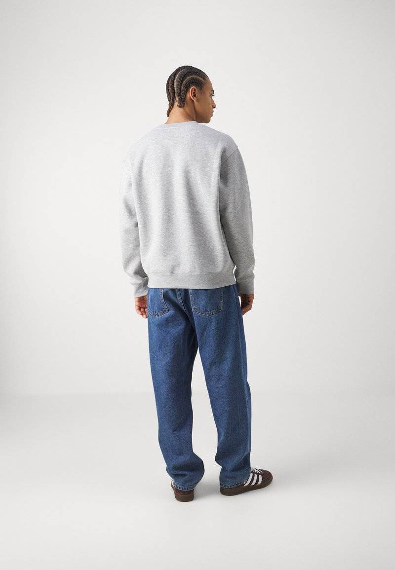 New Balance New Balance SPORT ESSENTIALS SMALL LOGO BRUSHED CREW - Sweatshirt - athletic grey Clearance-Verkauf