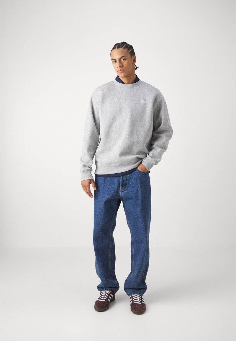 New Balance New Balance SPORT ESSENTIALS SMALL LOGO BRUSHED CREW - Sweatshirt - athletic grey Clearance-Verkauf
