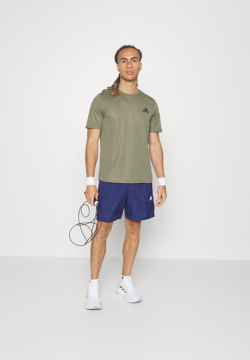 adidas Performance adidas Performance ESSENTIALS WOVEN - Sports shorts Saisonschlussverkauf