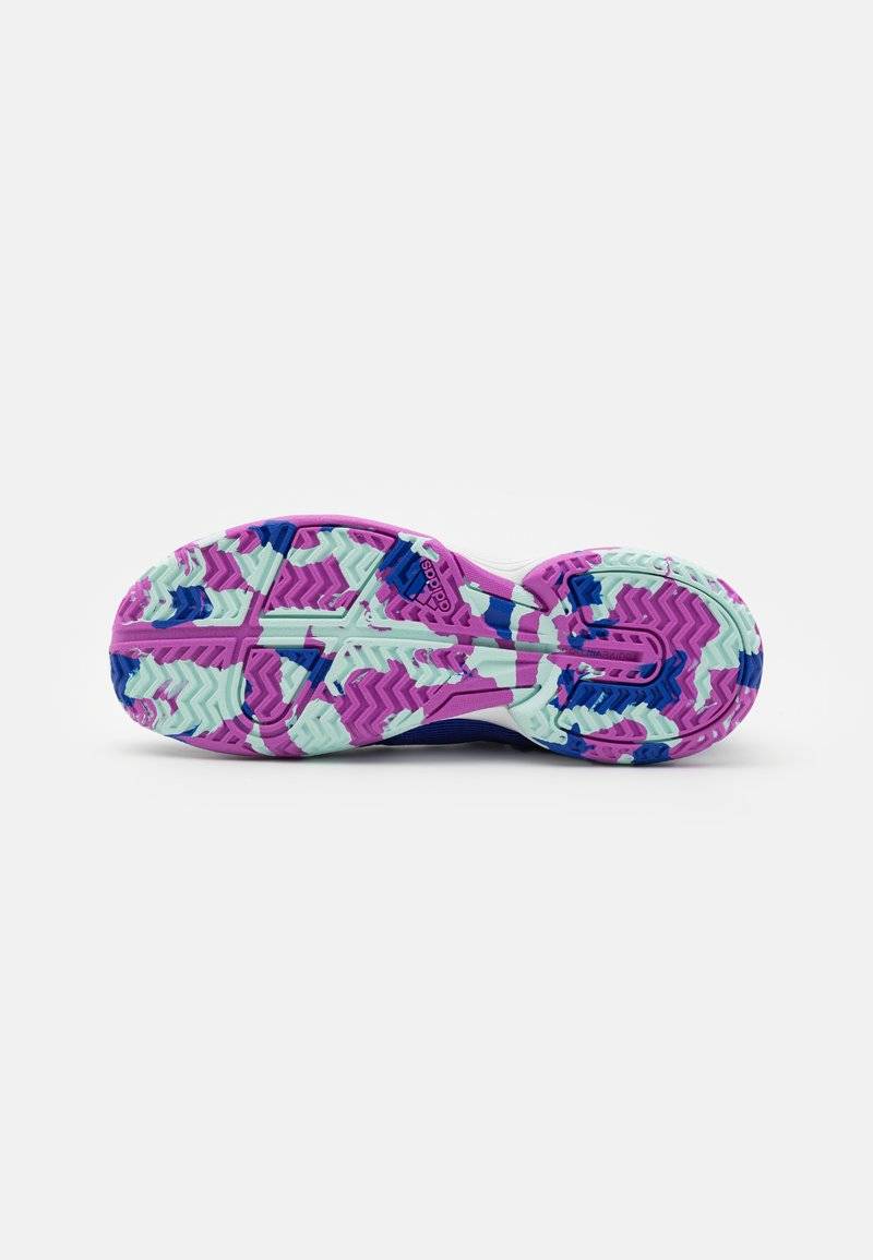 adidas Performance adidas Performance UBERSONIC 4 KIDS - Clay court tennis shoes Cyber Monday