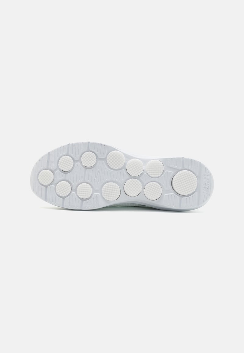 Skechers Performance Skechers Performance GO WALK 7 SLIP ON - Walking trainers - white Weihnachtsangebot