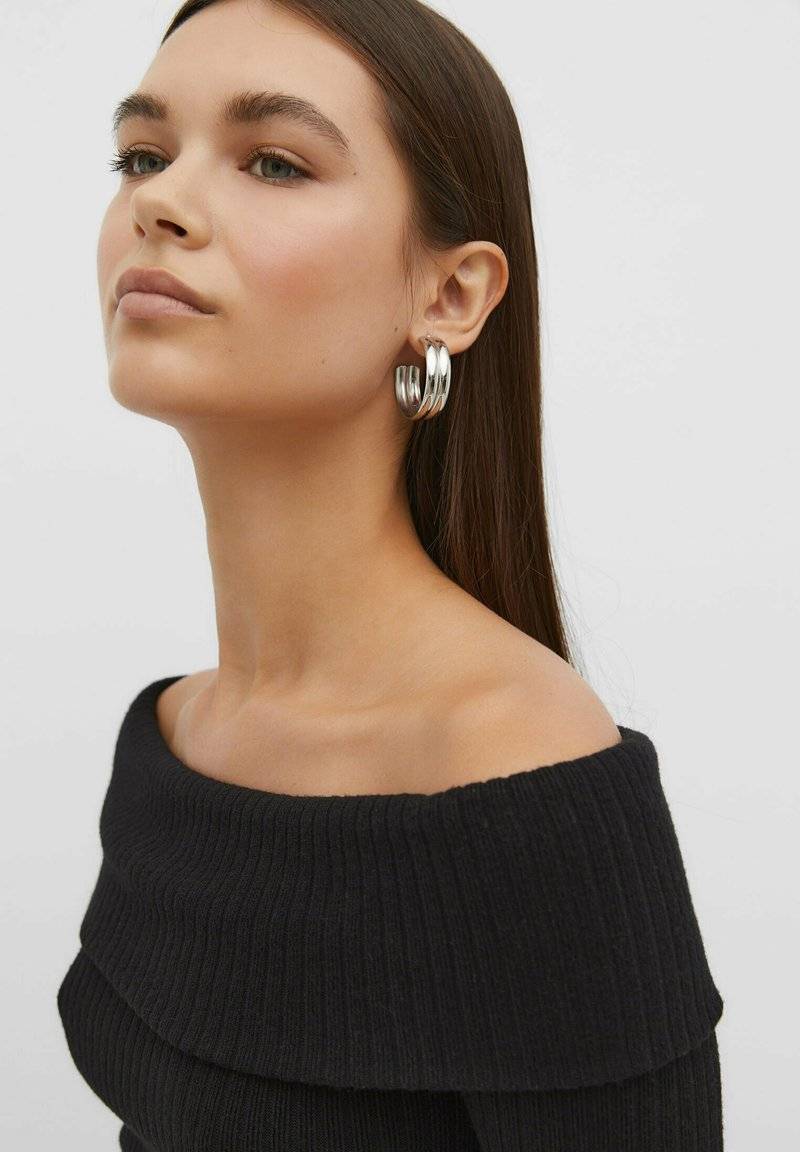Stradivarius Stradivarius OFF-THE-SHOULDER - Jumper - black Letzte 3 Tage
