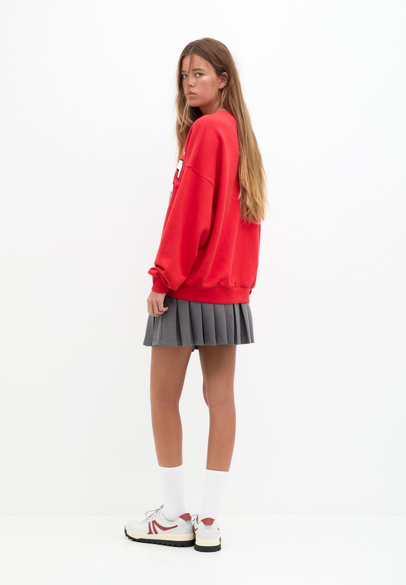 PULL&BEAR PULL&BEAR CHIEFS - Sweatshirt - red Letzter Tag