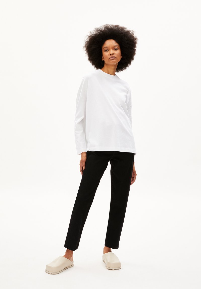 ARMEDANGELS ARMEDANGELS MAIRAA - Straight leg jeans - rinse black zollfrei