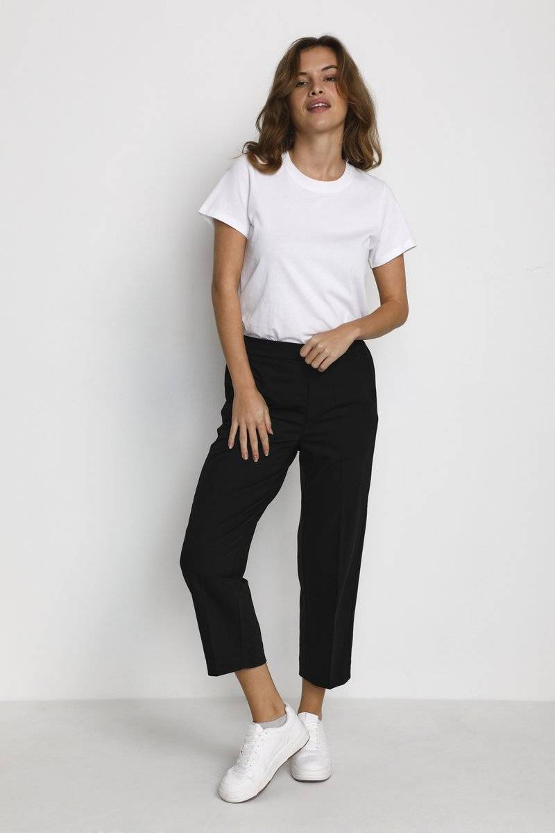 Kaffe Kaffe SAKURA CROPPED PANTS - Trousers - black deep Preisnachlass