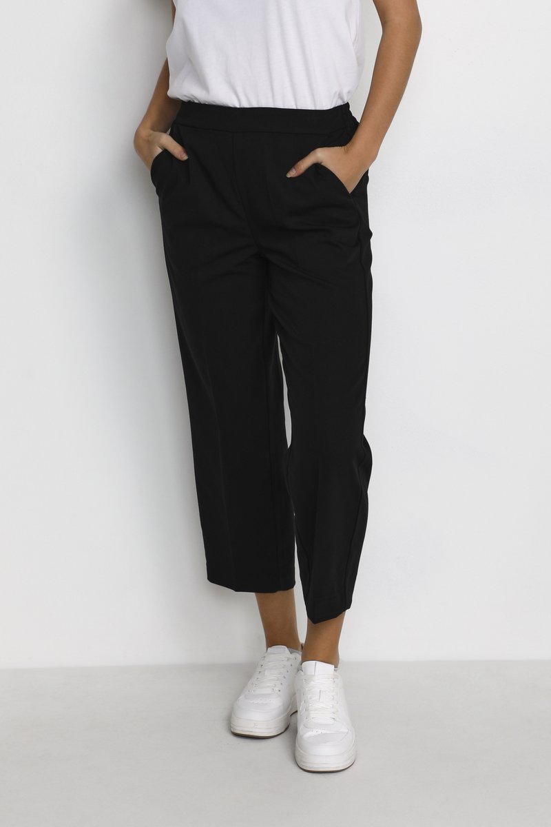 Kaffe Kaffe SAKURA CROPPED PANTS - Trousers - black deep Preisnachlass