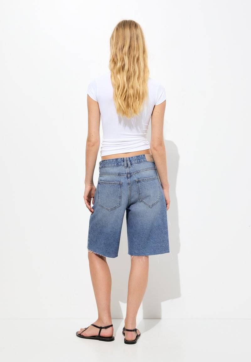 PULL&BEAR PULL&BEAR SKATER - BERMUDA - Denim shorts - blue Valentinstagsangebot