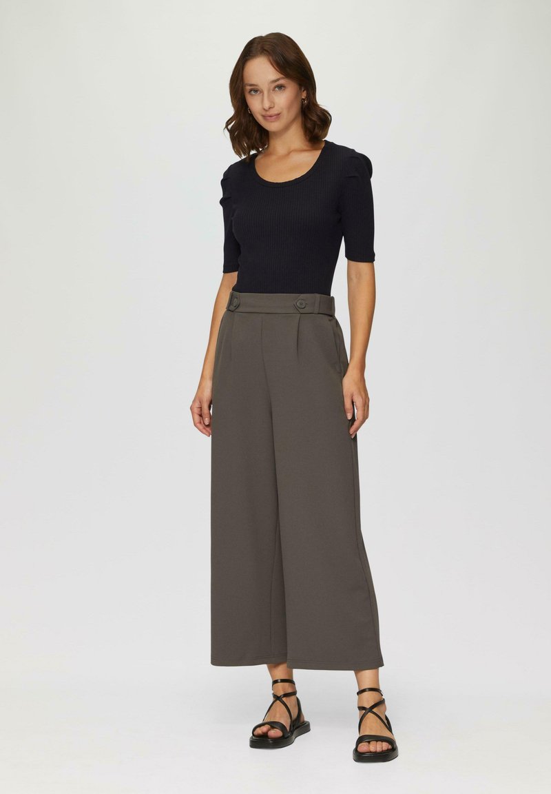QS QS MIT PUFFÄRMEL - Basic T-shirt - schwarz Top Angebot