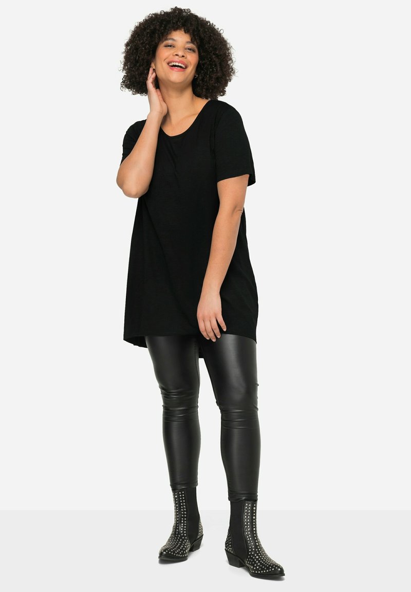 Angel of Style Angel of Style RUNDHALS GERUNDETER - Basic T-shirt - black