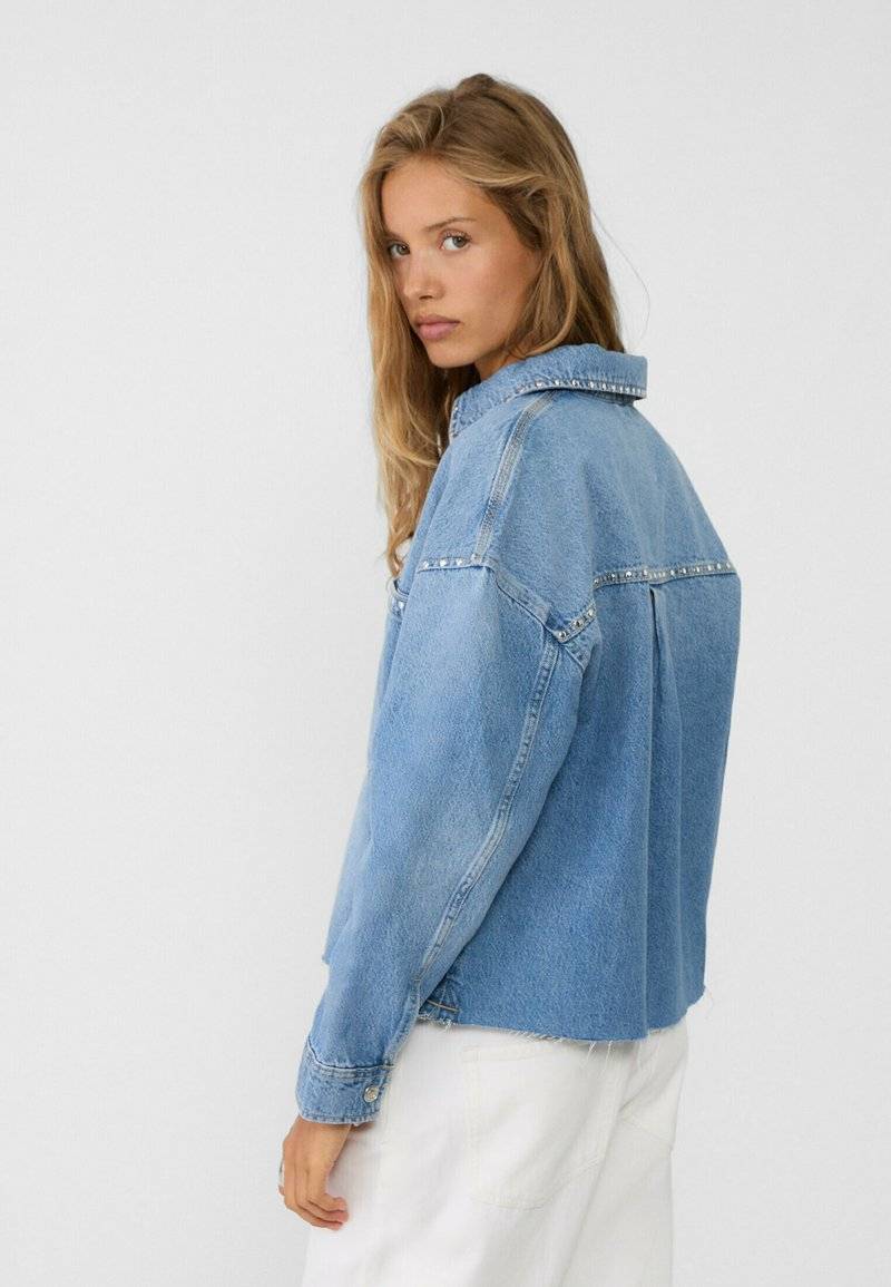 Stradivarius Stradivarius Denim jacket - blue denim 50% Rabatt mit kostenlosem Versand