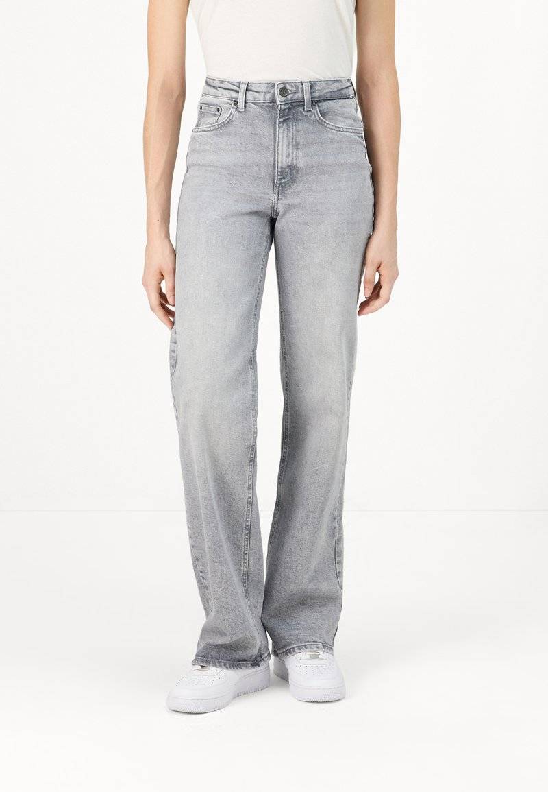 ONLY ONLY ONLJUICY WIDE LEG - Relaxed fit jeans - medium grey denim