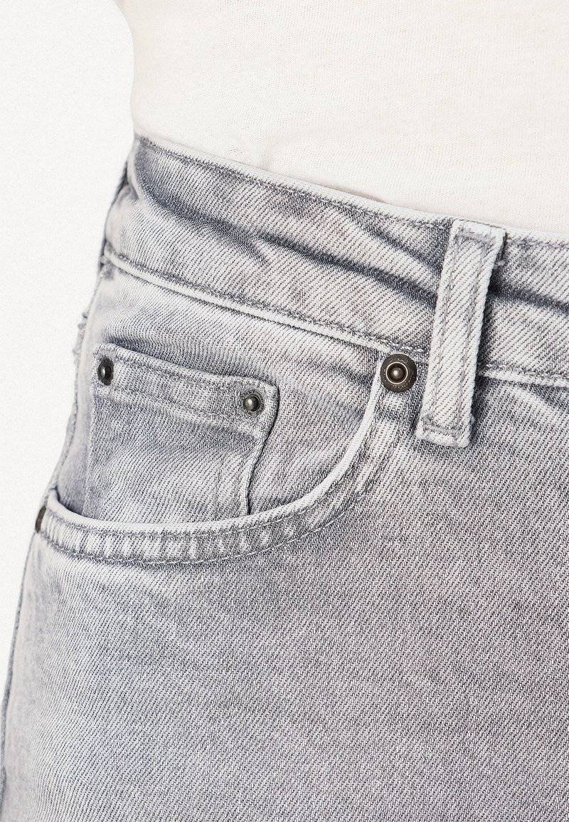 ONLY ONLY ONLJUICY WIDE LEG - Relaxed fit jeans - medium grey denim Clearance-Verkauf