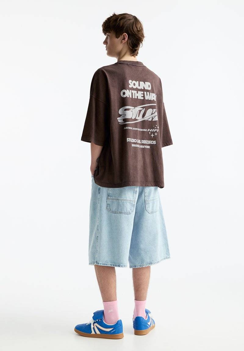 PULL&BEAR PULL&BEAR WASHED STWD - Print T-shirt - brown Speichern exportieren