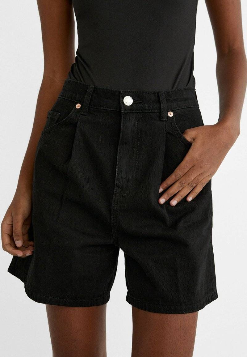 Stradivarius Stradivarius PLEATED BAGGY - Denim shorts - dark grey
